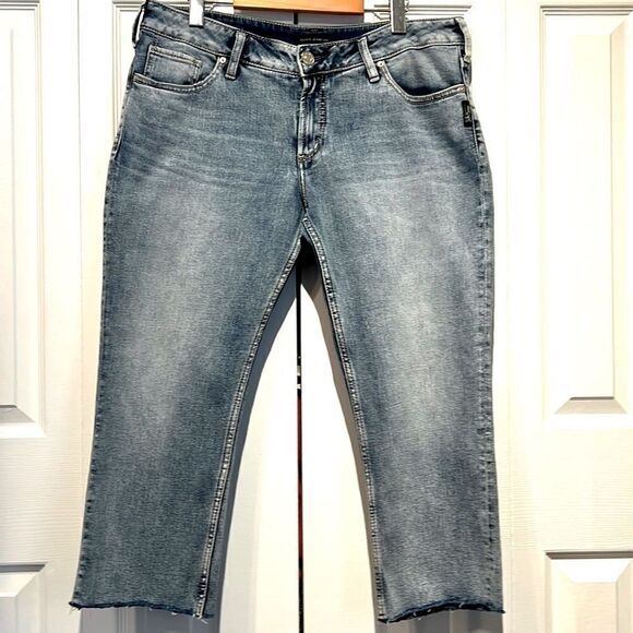 Silver Suki Capri Womens Light Wash Jeans Size 32