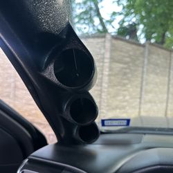 Glowshift gauge pillar