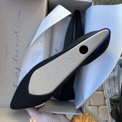 NIB Brand New Pointed Rothys Size 10 Black