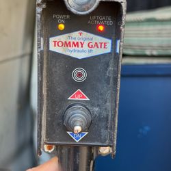 Tommy gate hydraulic liftgate