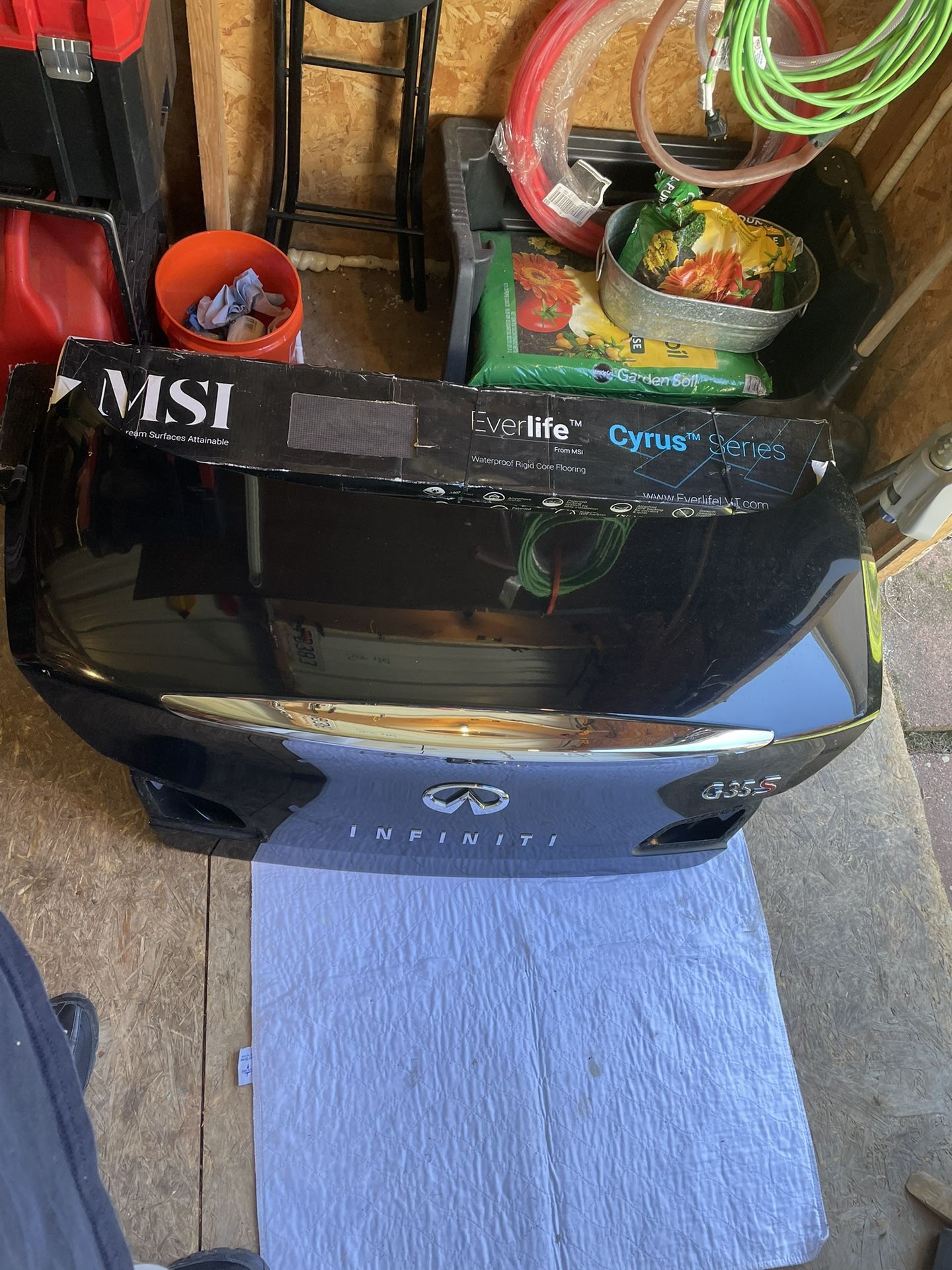 Infiniti G35 Sedan Trunk 