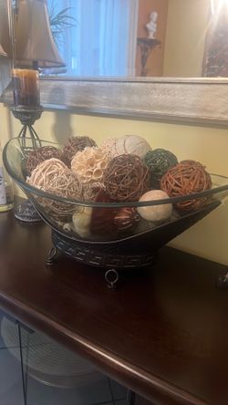 Decorative pieces