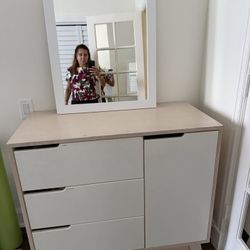 Dresser With Mirror 