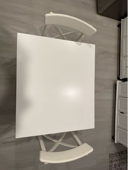 Extendable Dining Set