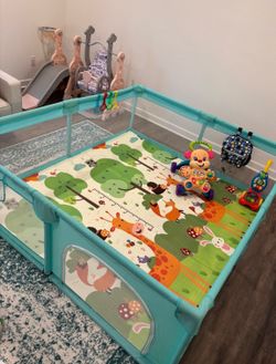 *Baby play yard*