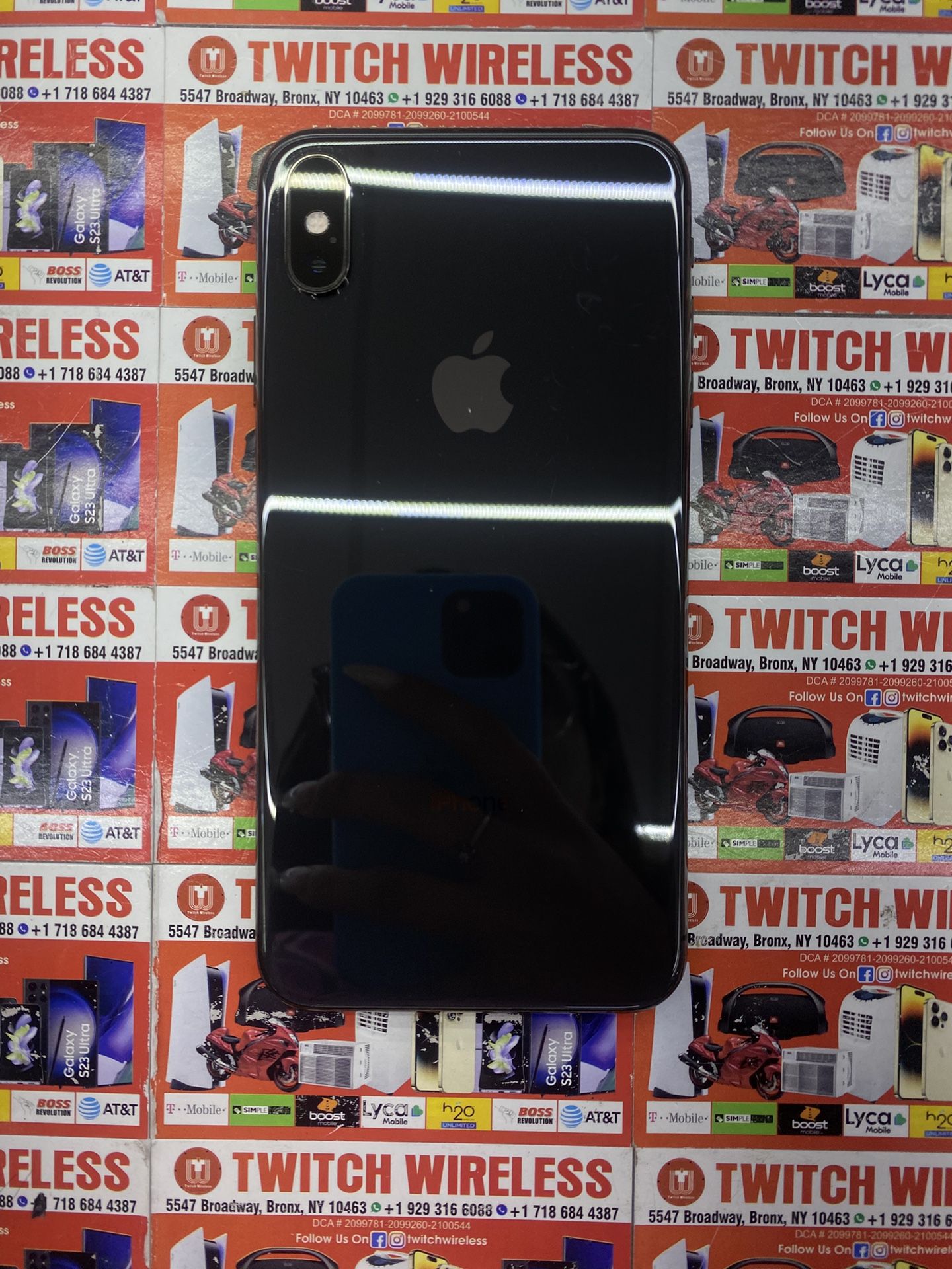 Used Iphone Xs Max 512GB unlocked