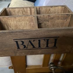 Farmhouse Wood Bath Holder 