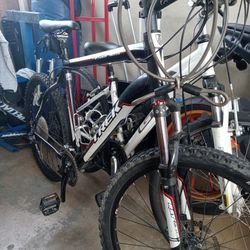 Trek  Mountain Bike   GT.  WOMANS OR MENS BIKE 