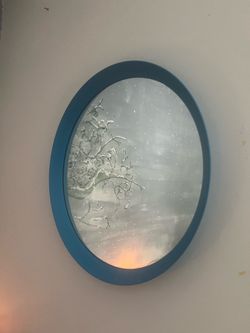 Wall mirror for kids
