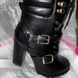 Black Ankle Boot Gold Buckle Women 7.5
