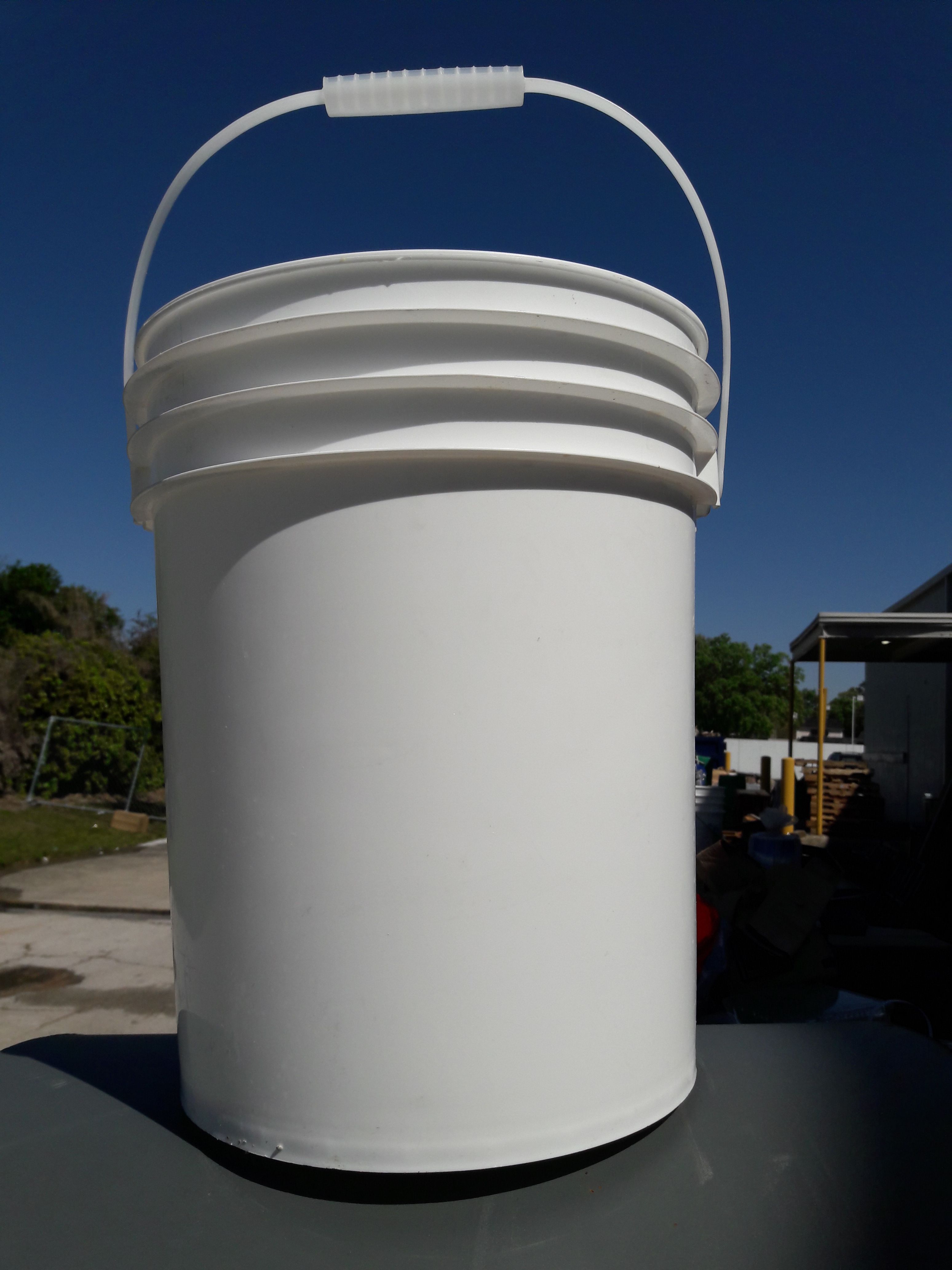 FRESH SPARKLING CLEAN BUCKETS