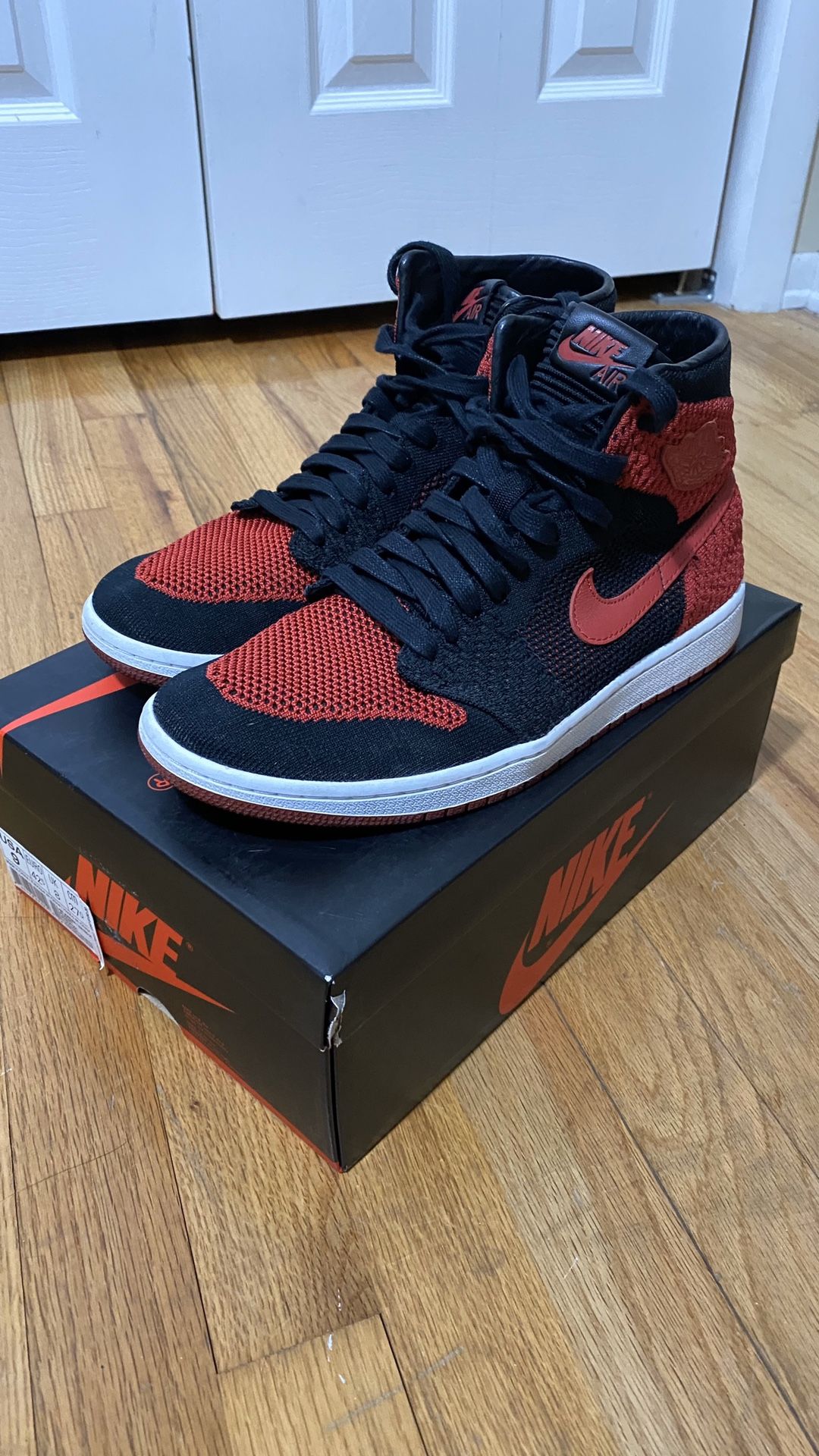 Jordan 1 High Retro Flyknit Bred