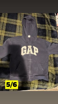 Gap sweater gently used lighting bad