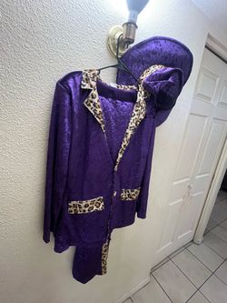 costume