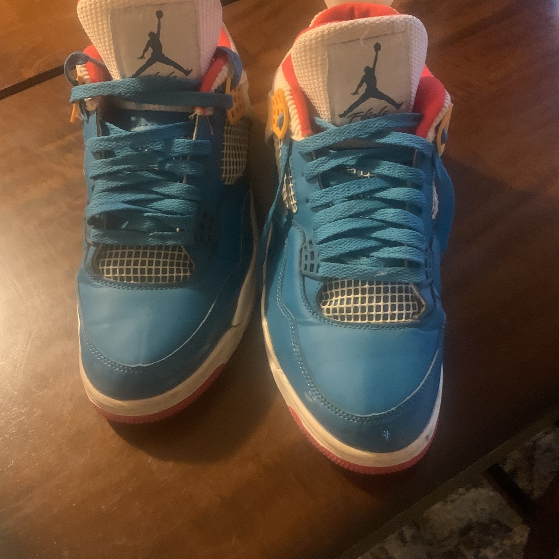 Jordan 4 (Messy Room)