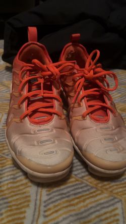 Women Nike air maxes