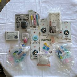 New Random Bundle (comes With Four new Pop sockets
