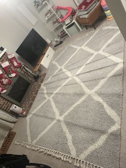 8x10 Gray rug (great for kids/playroom)