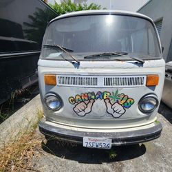 1977 Volkswagen Bus