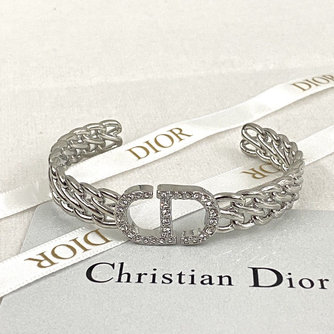 A girl's hot bracelet