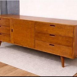 Stunning Mcm teak credenza / sideboard