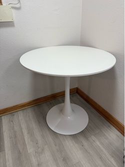 White Retro Tulip Table
