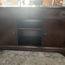 Kitchen Cabinet / Buffet