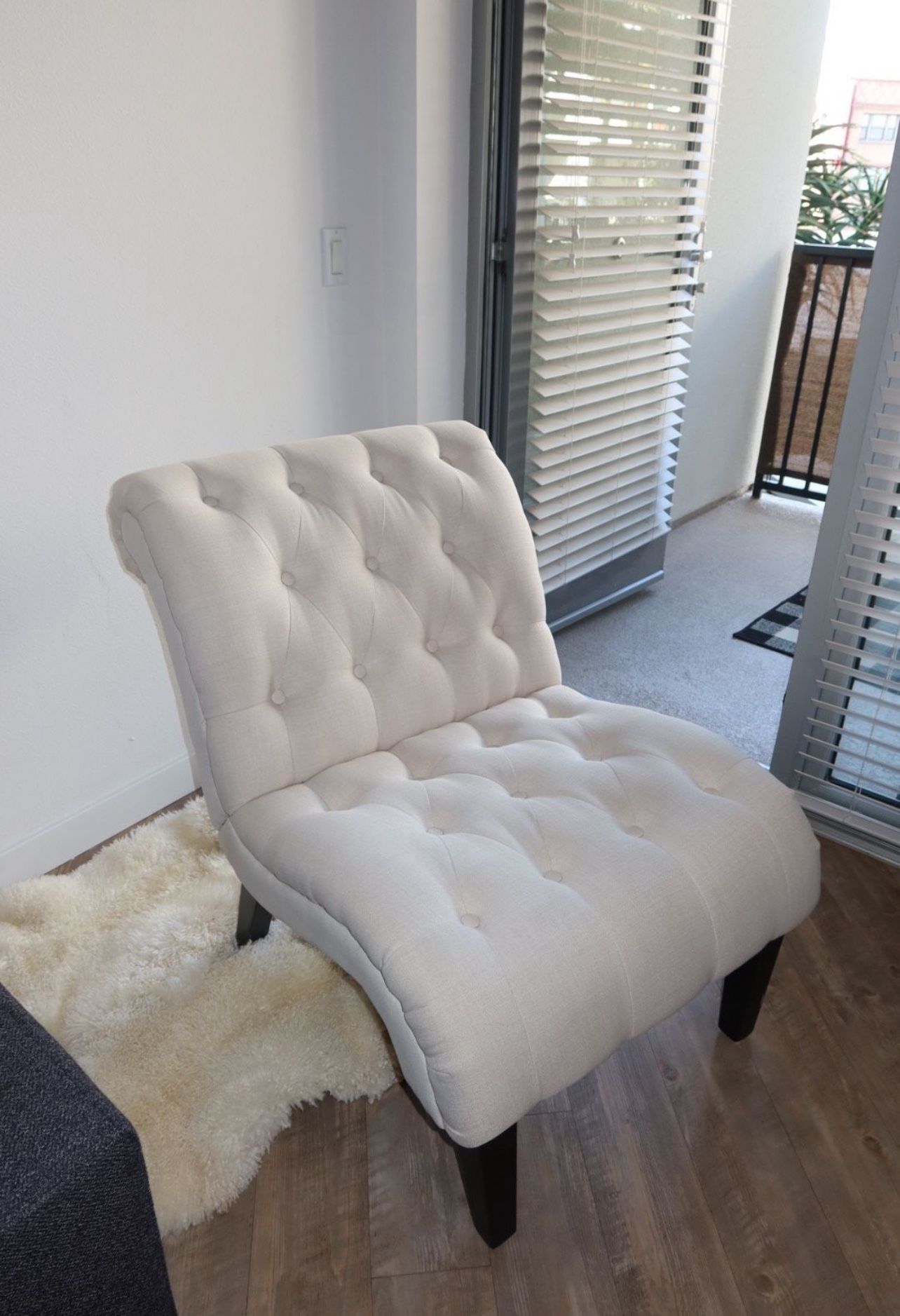 Cream Tufted Oversized Lounge Chair – Cozy + Chic