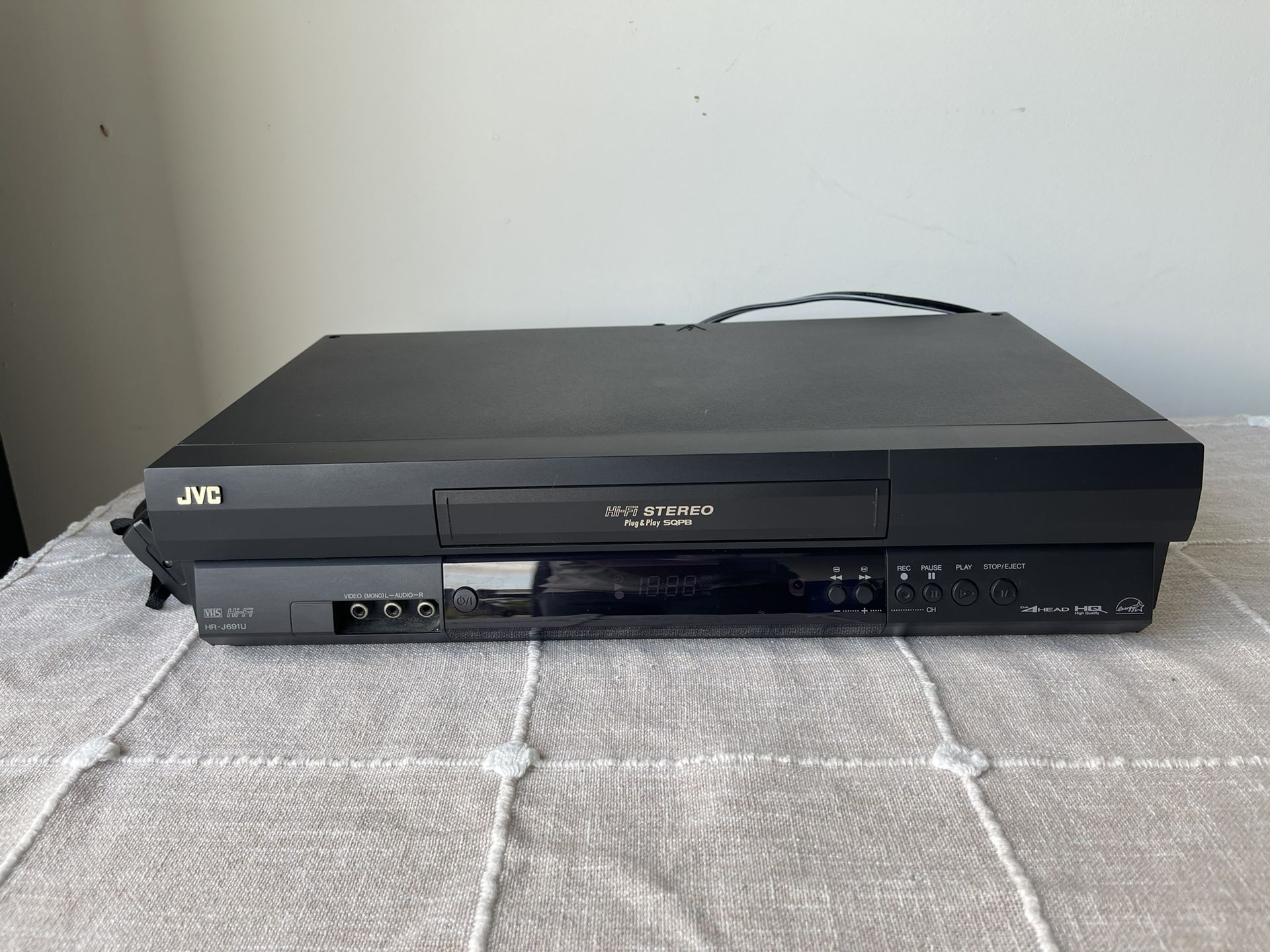 JVC Hi-Fi HR-J691U VHS Player With Remote