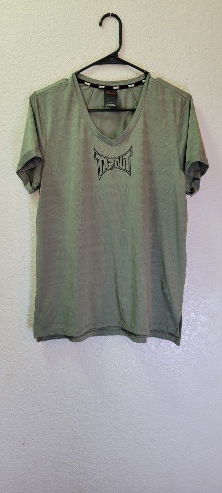 Tapout Shirt Green size M V Neck