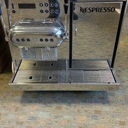 Nespresso - Aguila 220 Commercial Coffee Machine