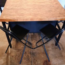 Kitchen Island and chairs