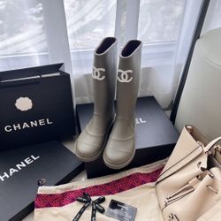 Brand-new women's rain boots