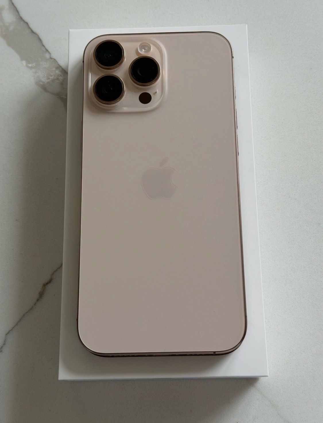 iPhone 16 pro max . 256gb
