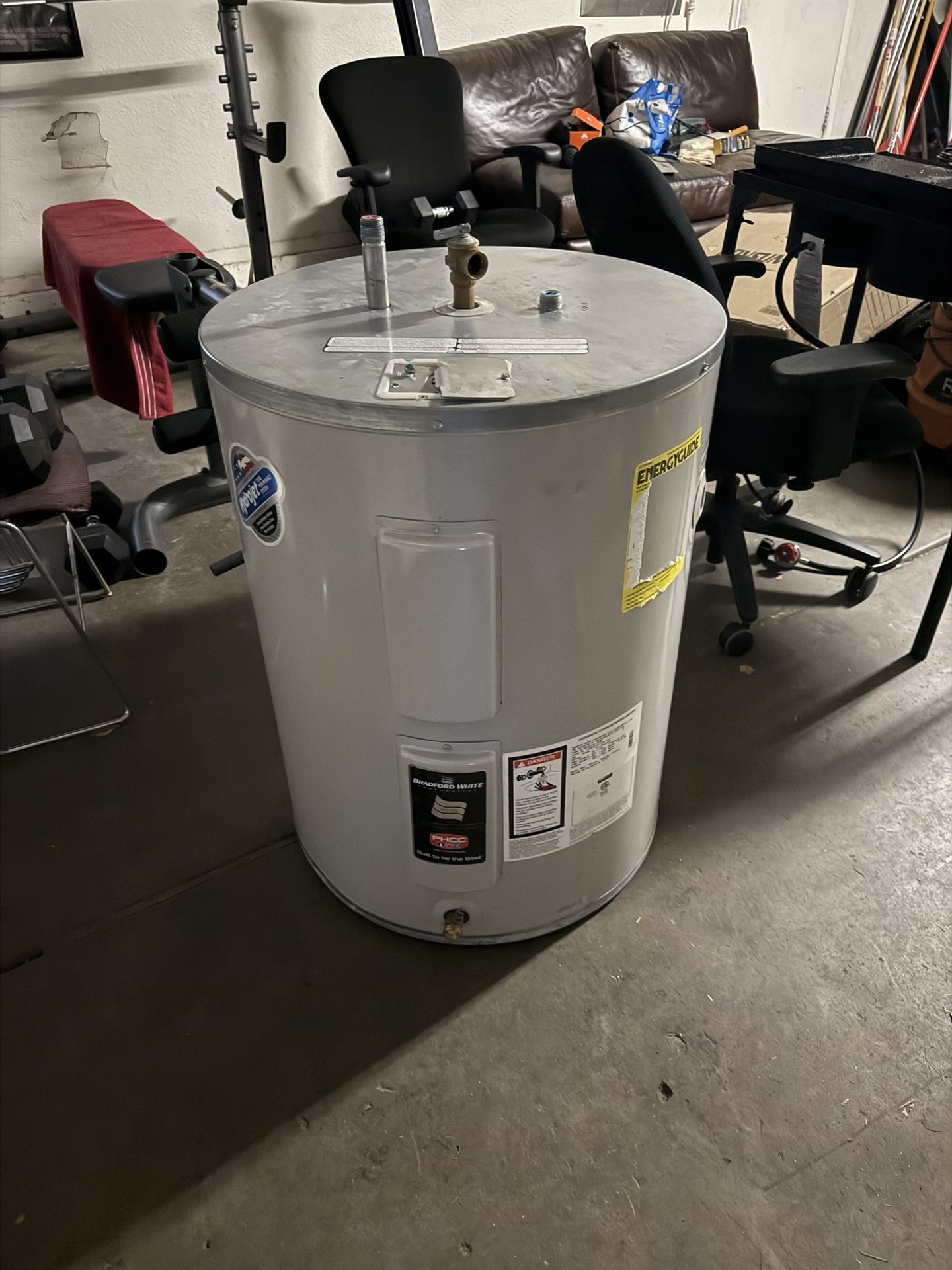 Used Water Radiator 40 Gallon Used Water Heater for Sale in Glendale, AZ - OfferUp