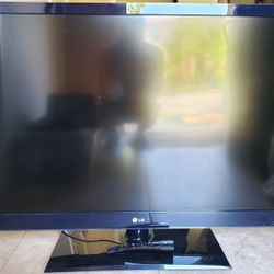 47" LG TV