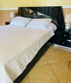 Queen bedroom set