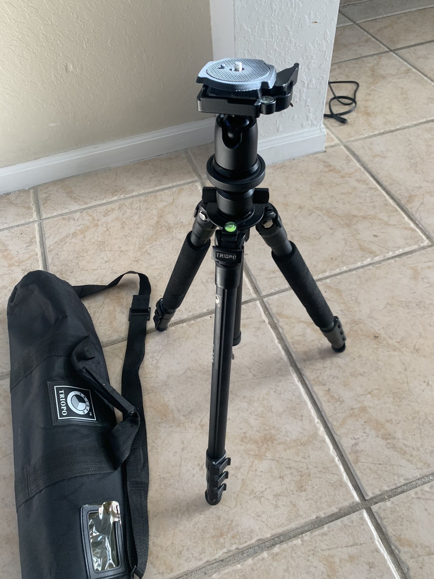 Triopo Rapid series C-158 Tripod with bag
