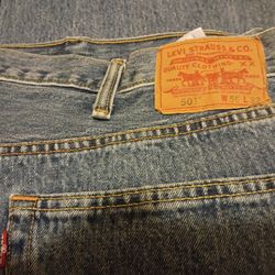 Levi's 
