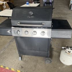 Dyna-Glo 4-Burner Propane Gas BBQ Grill
