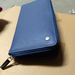 Women's wallet by Noreve