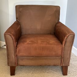 Oversized suede Accent Chair 