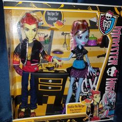 Monster High home ick Abbey Bominable and Heath Burns