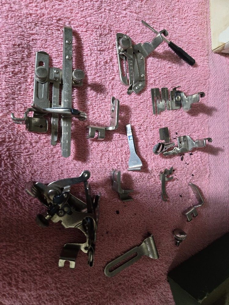 VINTAGE Singer #120603 Sewing Machine Attachments