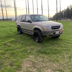 1998 Ford Explorer