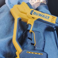 DeWalt Pruner 