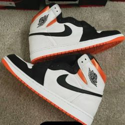 Jordan 1 ELECTRO ORANGE SIZE 9 MEN'S 