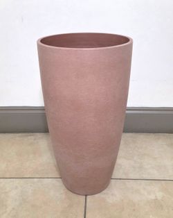 *** NEW LOW PRICE *** 21" Terracota Resin Planter @ Lasting Creations