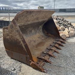 980g Caterpillar Bucket With Pins 
