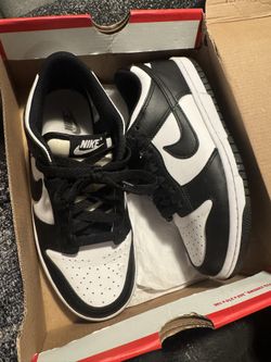 Black Dunk Gloves, Good Condition Only Wore A Couple Times Size 5Y Eye Wire Size 7 In Women’s In These Fit Me